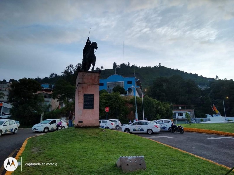 Transportistas bloquean accesos a Zitácuaro
