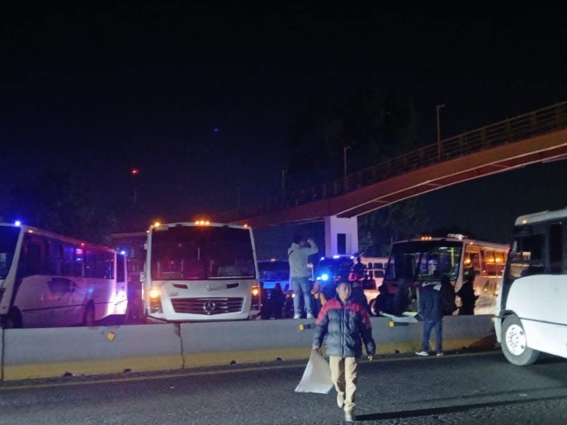 Transportistas cerraron la México-Puebla