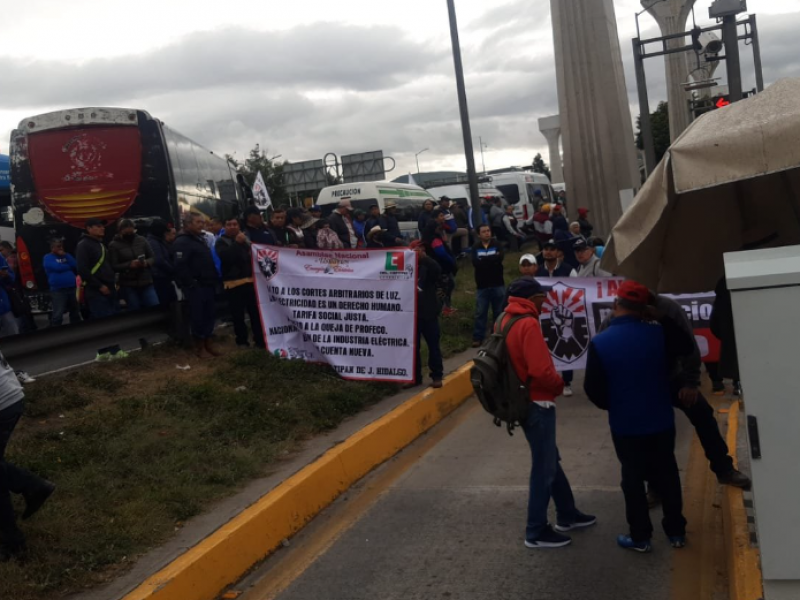 Transportistas de Edomex mantienen bloqueos en accesos a CDMX