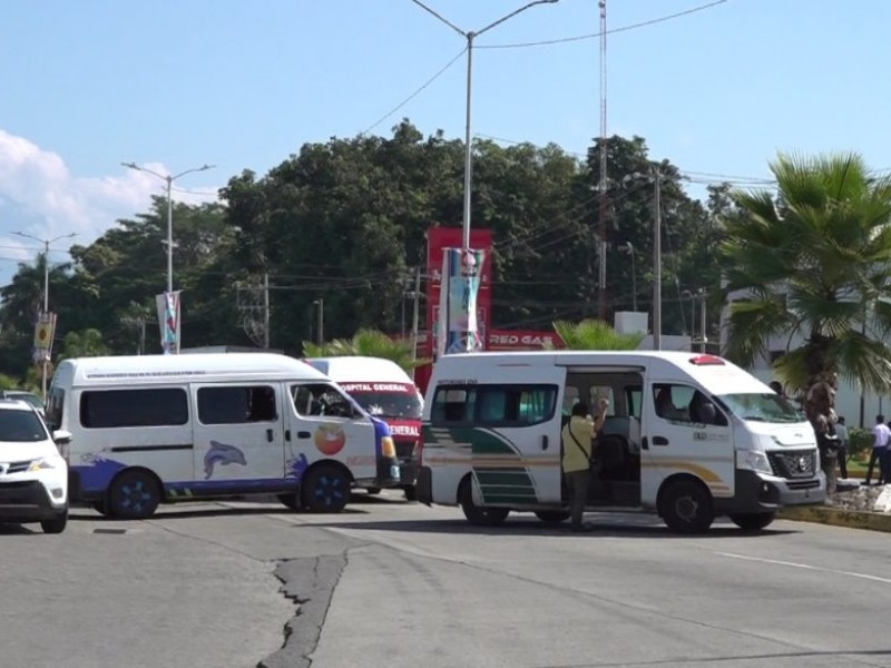 Transportistas de la costa amagan con bloqueo