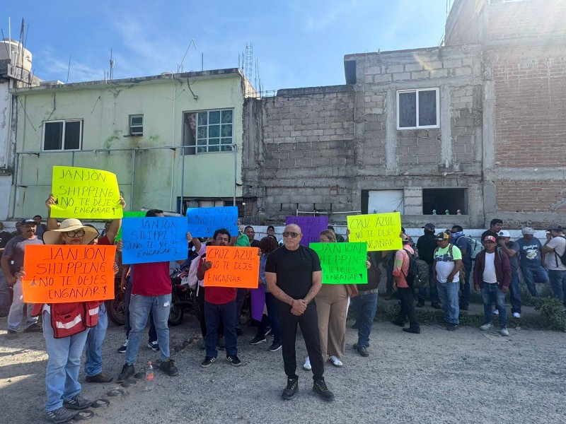 Transportistas de la CTM exigen prioridad laboral en Salina Cruz