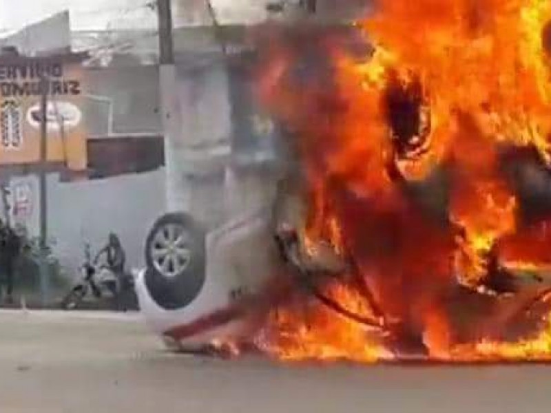 Transportistas de San Cristóbal incendian unidades