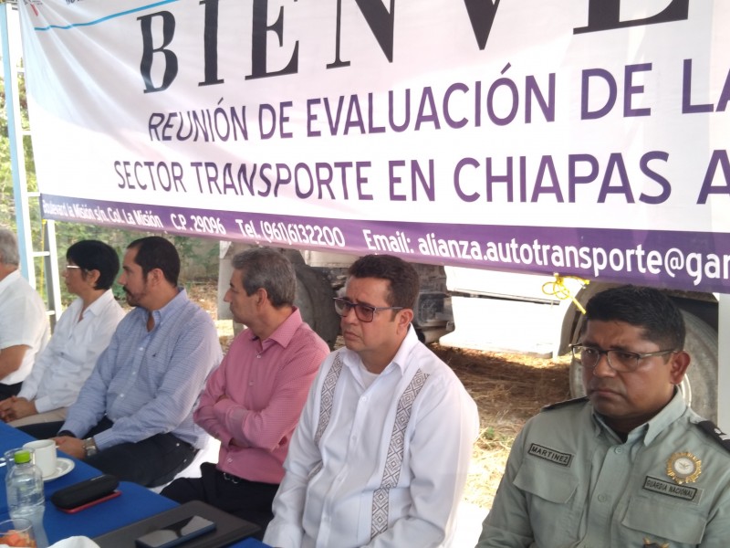 Transportistas denuncian presunta corrupción de policía municipal