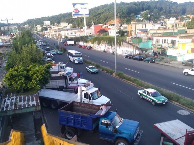 Transportistas exigen desaparición de policías vial