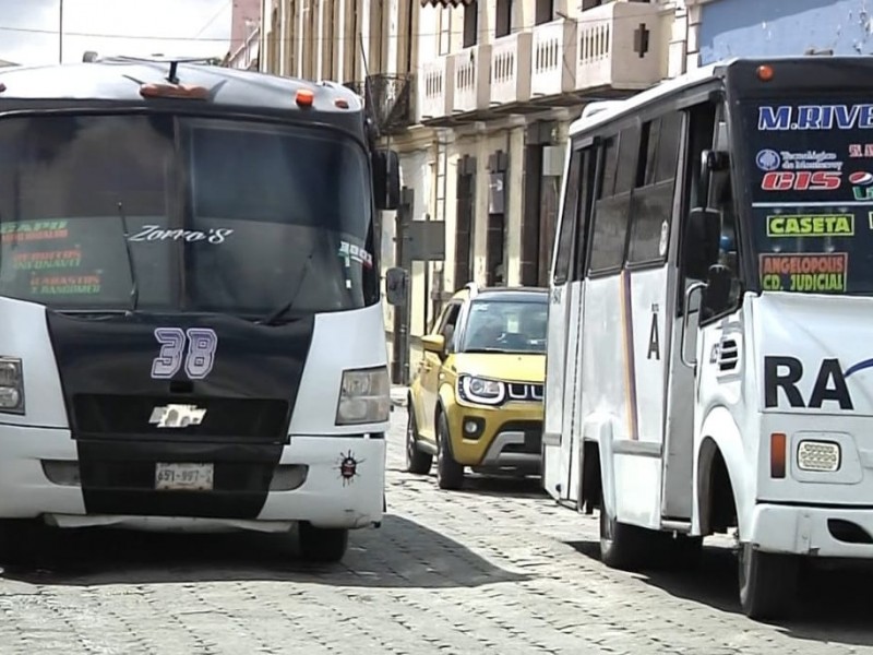 Transportistas reportan baja afluencia de estudiantes este regreso a clases