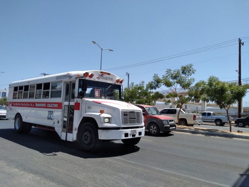 Transportistas se niegan a dar servicio a adultos mayores