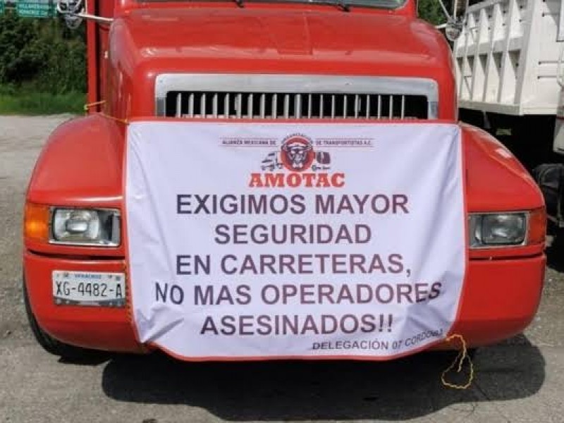 Transportistas señalan a autoridades por coordinación con delincuentes