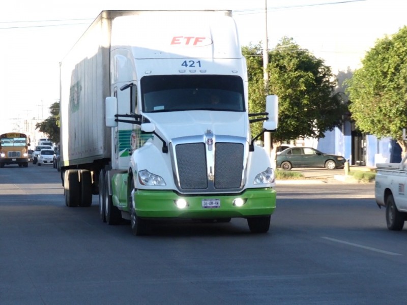 Transportistas temerosos al cruzar por ciudad Obregón.