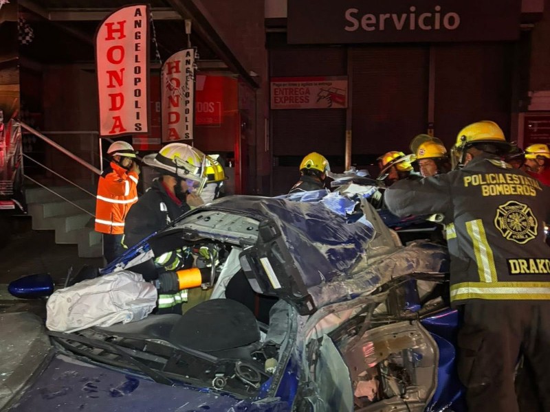 Tras accidente en la Atlixcáyotl, una persona sigue en terapia intensiva