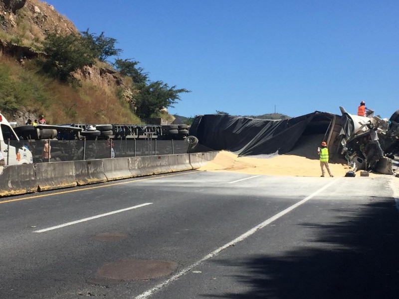 Dos muertos tras accidente en autopista Guadalajara Tepic