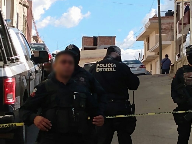 Tras asesinato mujer muere al recibir bala perdida