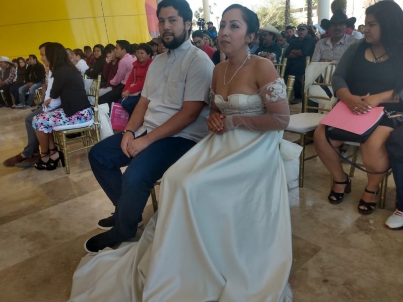 Tras cinco años de relación y dos hijos, contraen matrimonio