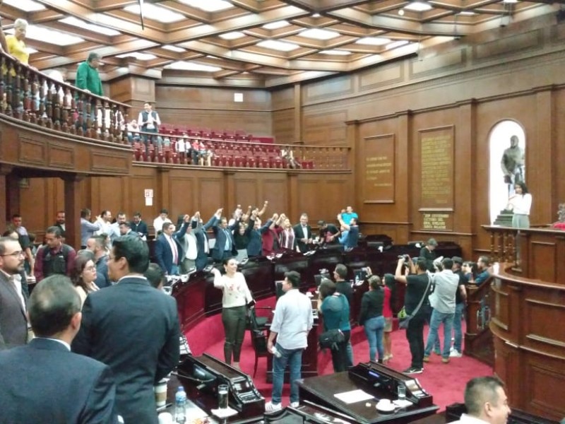 Tras discusión avalan diputados la Revocación de Mandato