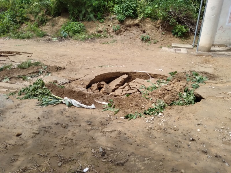 Tras hundimiento de tierra en San Pablo Tepetzingo realizarán reparación