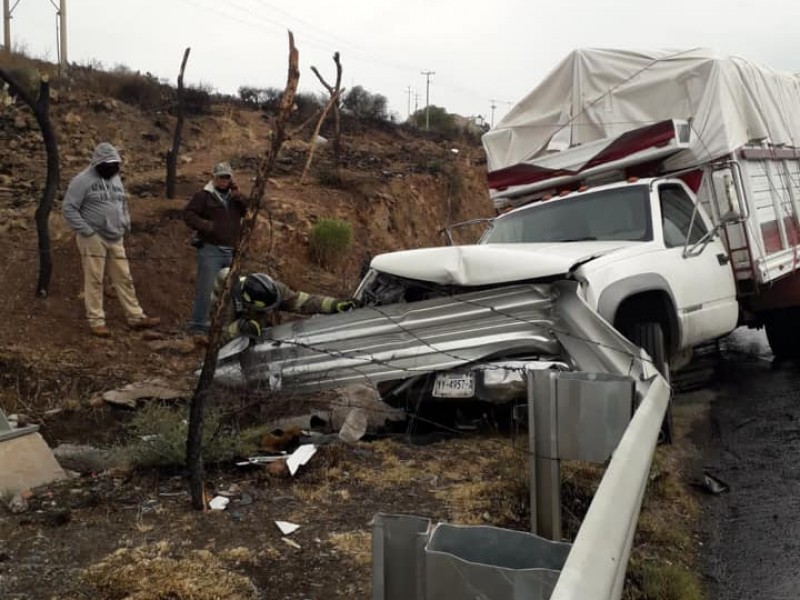 Tras ligeras lluvias se registraron 15 choques