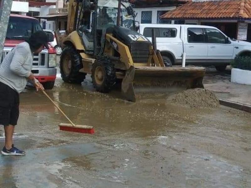 Tras lluvias, comienzan labores de limpieza