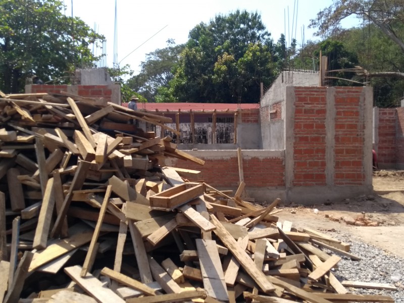 Tras manifestación comienzan trabajos en escuela del Cairo