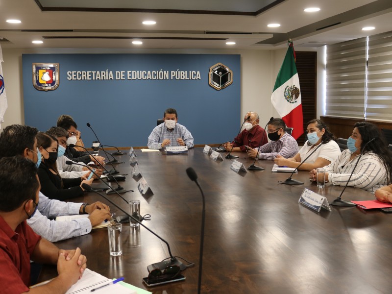 Tras manifestación, docentes de telebachillerato establecen diálogo con SEP