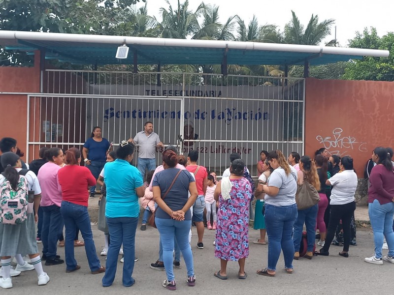 Tras manifestación en telesecundaria, tendrán maestros interinos