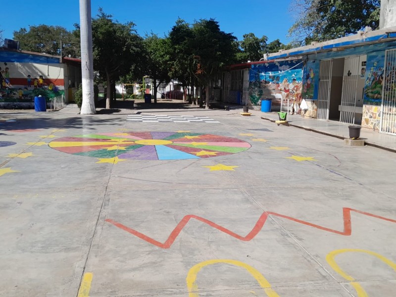 Tras Norma siguen sin techumbre en preescolar Montessori