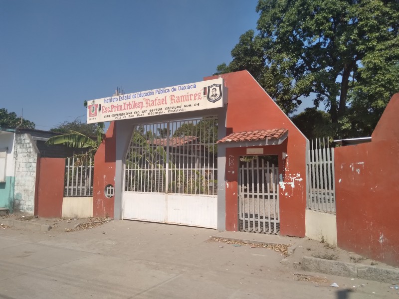 Tras robos, exigen seguridad en escuelas de San Blas Atempa