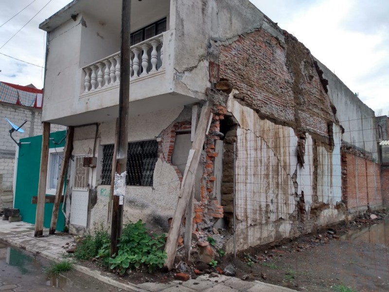 Tras sismo tratan de reconstruir viviendas en Metepec