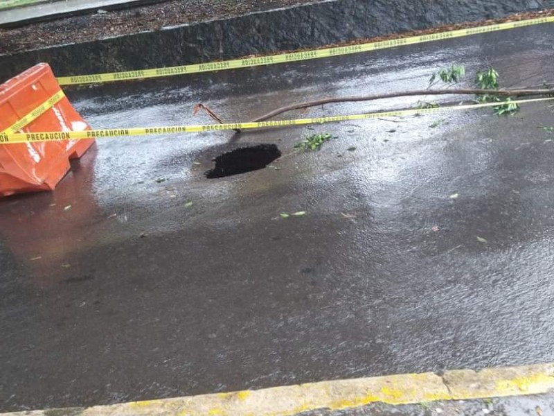 Tras socavón pavimentarán tramo de la avenida Primero de Mayo