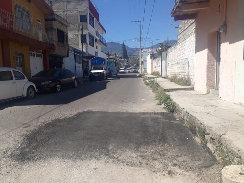 Tras un año es tapado bache en calle Leandro Ocampo