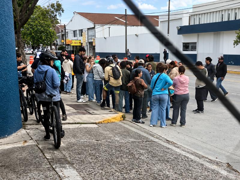 Trasladan a Fiscalía a detenidos tras protesta por agua en Jalisco