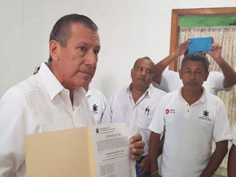 Trasladan a hospital Covid-Juchitán a presidente de Matías Romero