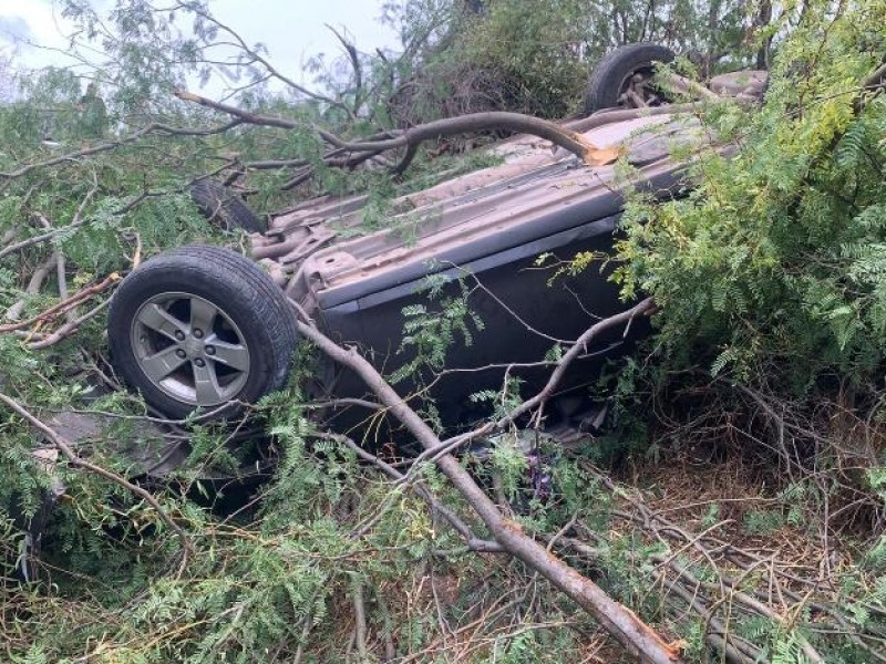 Trasladan a jóvenes tras accidente