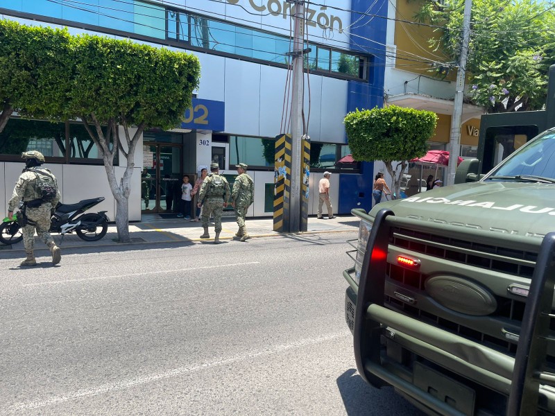 Trasladan a militar sobreviviente de accidente