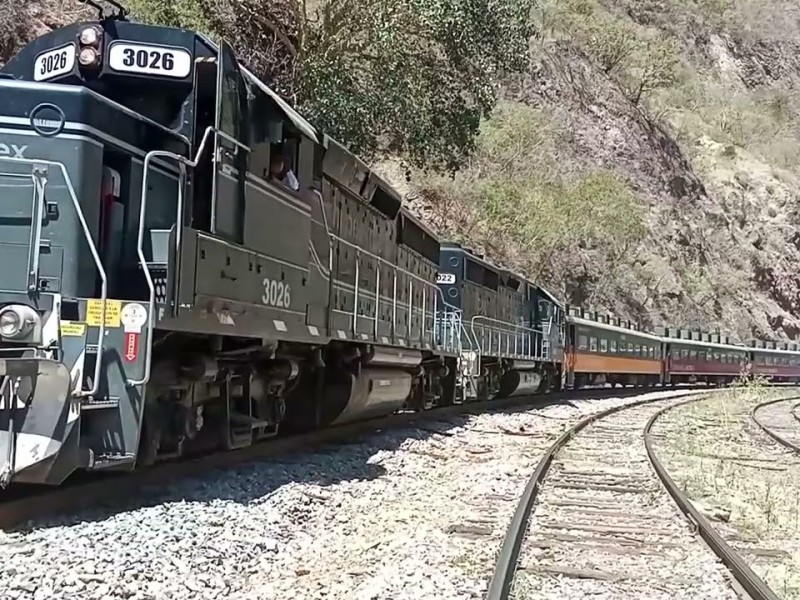 Tren chepe suspende corridas por derrumbes y lluvias torrenciales