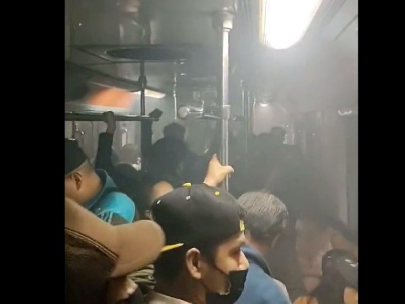 Tren de Línea B de Metro de CdMx se ladea