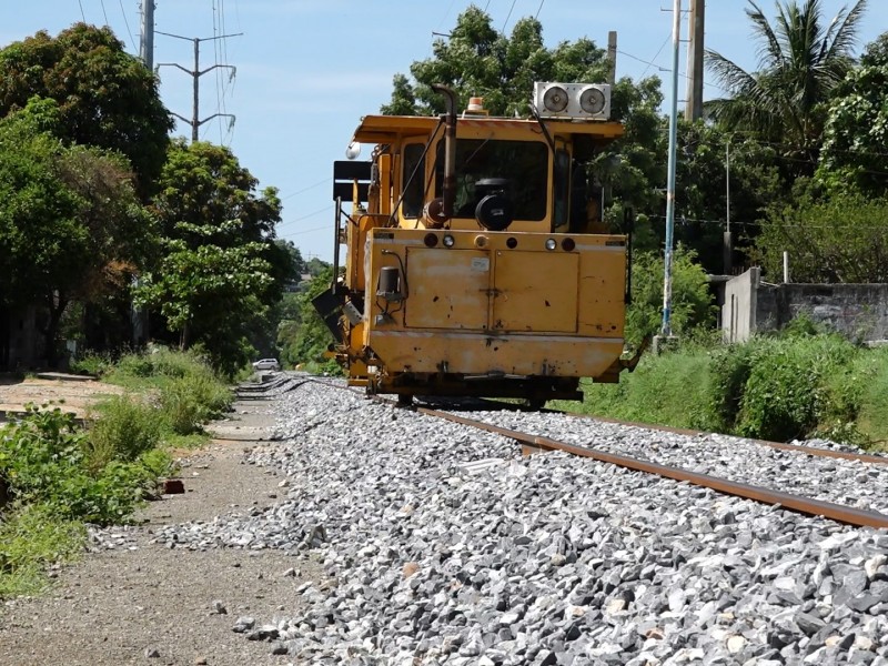 Tren de pasajeros en Salina Cruz estará listo en septiembre