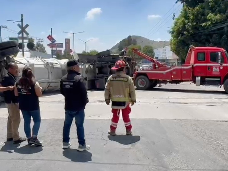 Tren embiste pipa en Ecatepec de Morelos