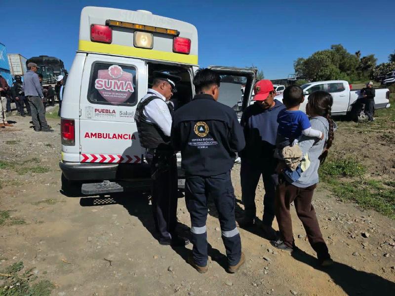 Tren impacta camioneta con campesinos dos de ellos trasladados en helicóptero
