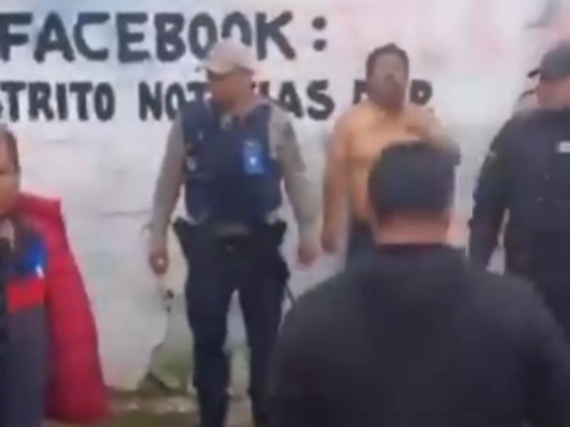 Tres agentes ministeriales son golpeados por pobladores durante operativo en Zacapoaxtla.