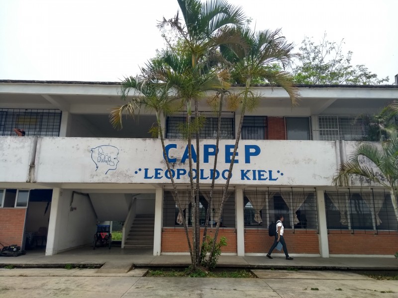 Tres años sin docentes en CAPEP