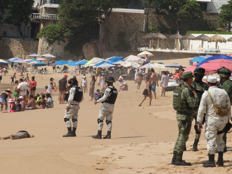 Tres cadáveres aparecen en las playas de Acapulco