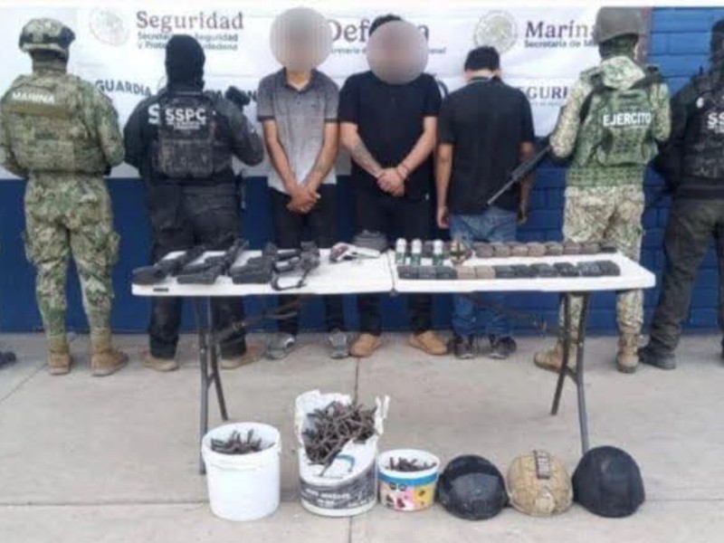 Tres civiles, incluido un menor de edad fueron detenidos en Navolato