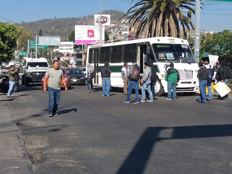 Tres días de bloqueo de maestros en Oaxaca