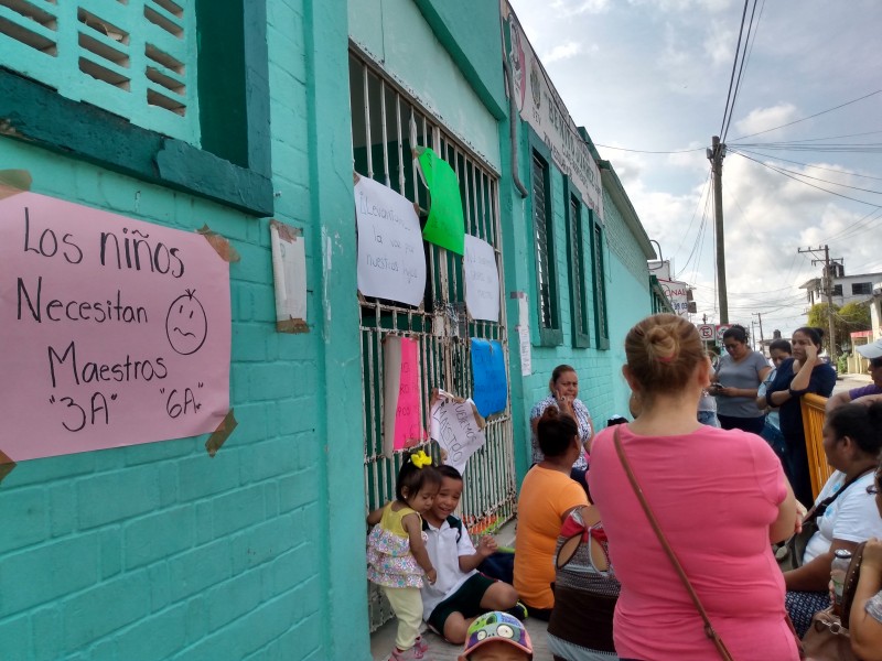 Tres días sin clases en primaria Benito Juárez
