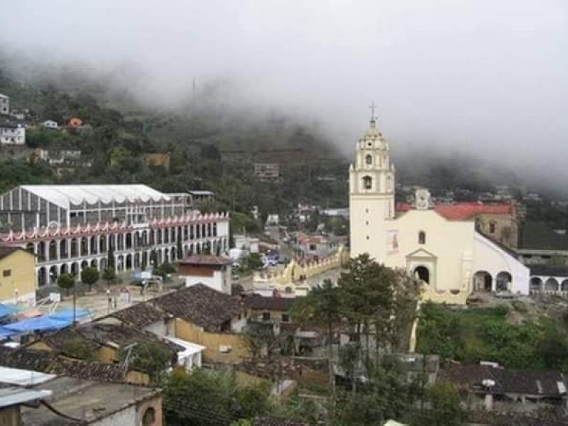 Tres escuelas poblanas ganaron en rifa de avión presidencial