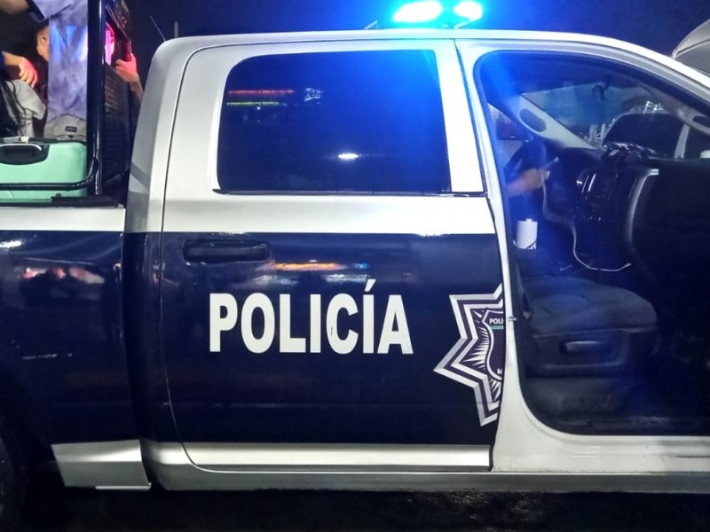 Tres heridos, entre ellos un policía, tras balacera en Manzanillo