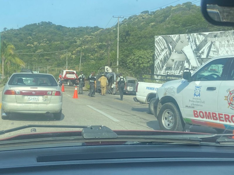 Tres heridos tras accidente en bulevar Aeropuerto-Zihuatanejo