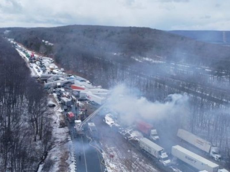 Tres muertos tras carambola de 40 vehículos en Pensilvania