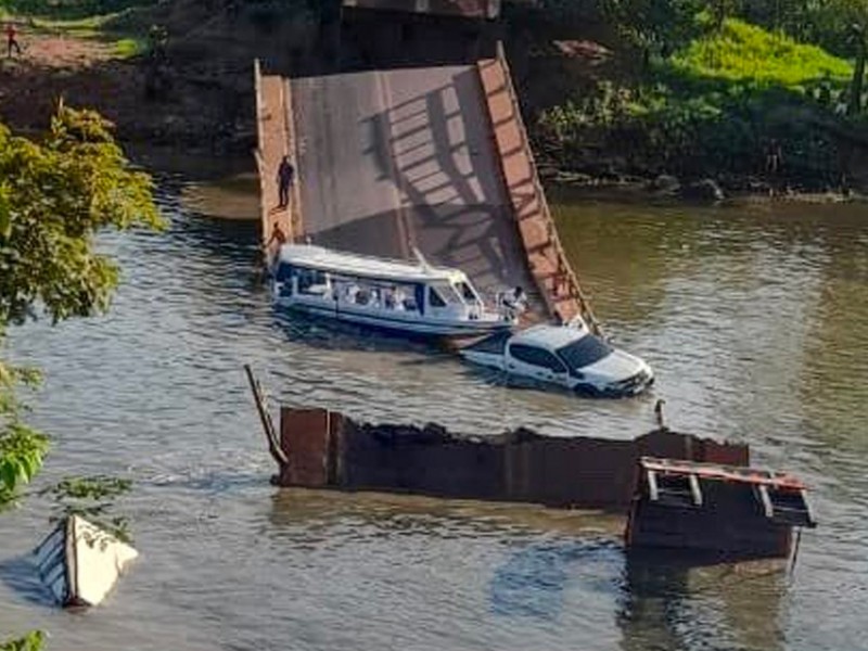 Tres muertos tras desplome de puente vial en Brasil