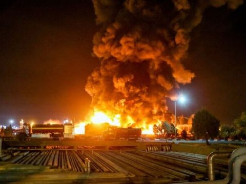 Tres muertos y cuatro heridos tras explosión campo petrolero iraní