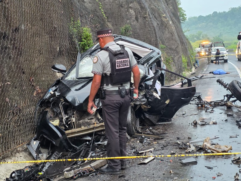 Tres muertos y dos lesionados tras choque en autopista Totomoxtle-Tihuatlán